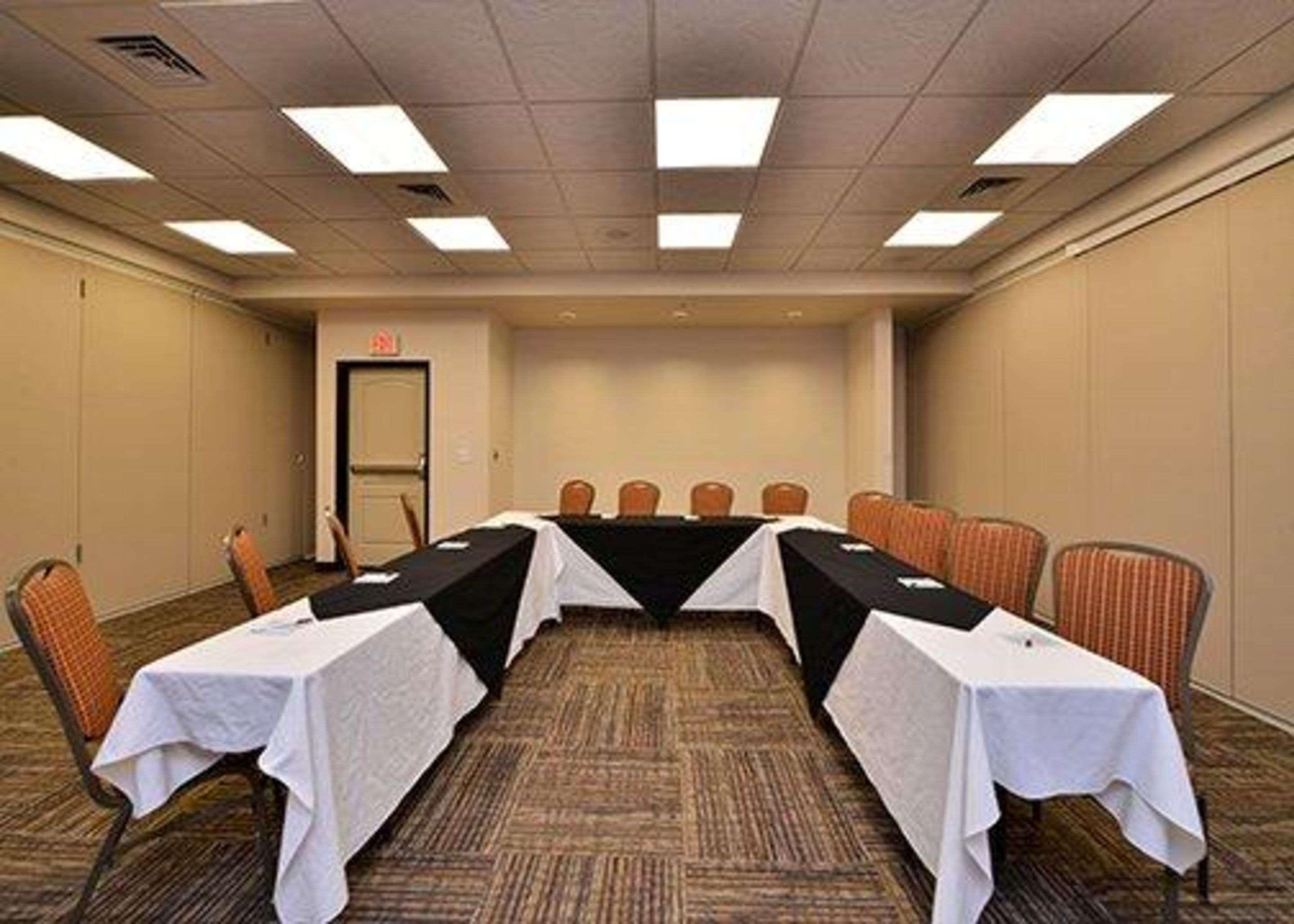 Sleep Inn & Suites Garden City Bagian luar foto
